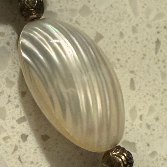 Vintage 1980s Black Wood Disc and Mother of Pearl Necklace, Boho, Eclectic Beach - Picture 10 of 13